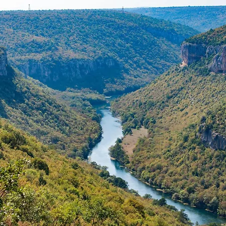Mit Pool Nationalpark Krka Σπίτι διακοπών *